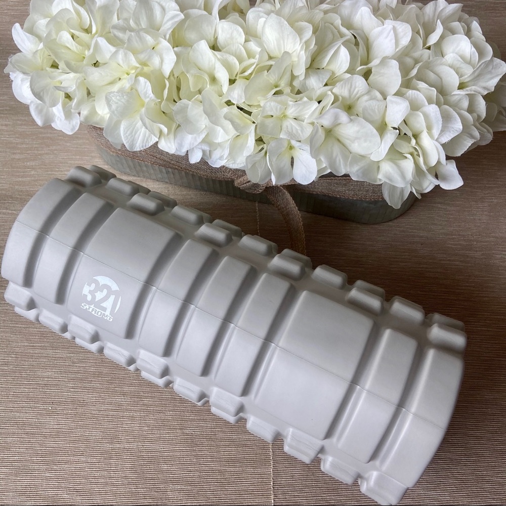 (NEW) Medium Density Deep Tissue Massager - Gray